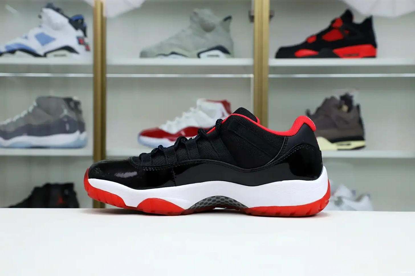11 JORDAN Kimikick BRED RETRO AIR LOW 0424